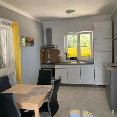Apartmán Modern Seeview With Free Wifi, Free Parking, 300m From