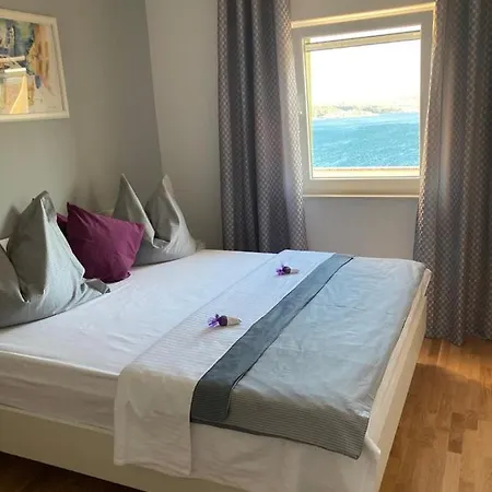 Modern Seeview With Free Wifi, Free Parking, 300m From