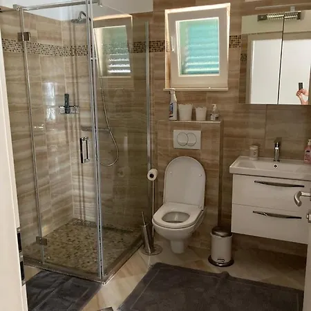 Apartment Modern Seeview With Free Wifi, Free Parking, 300m From